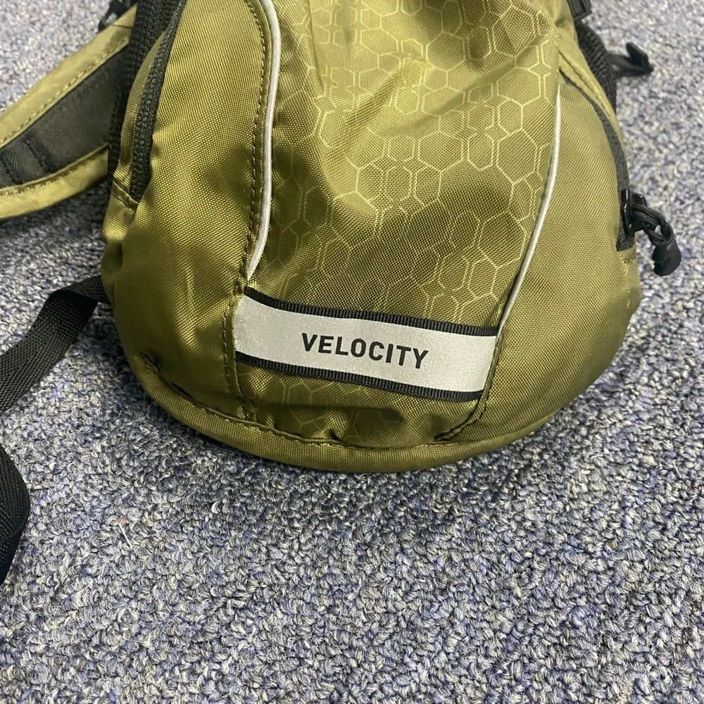 CamelBak Velocity 2.5L / 85oz Hydration Pack Olive Green Backpack Reservoir